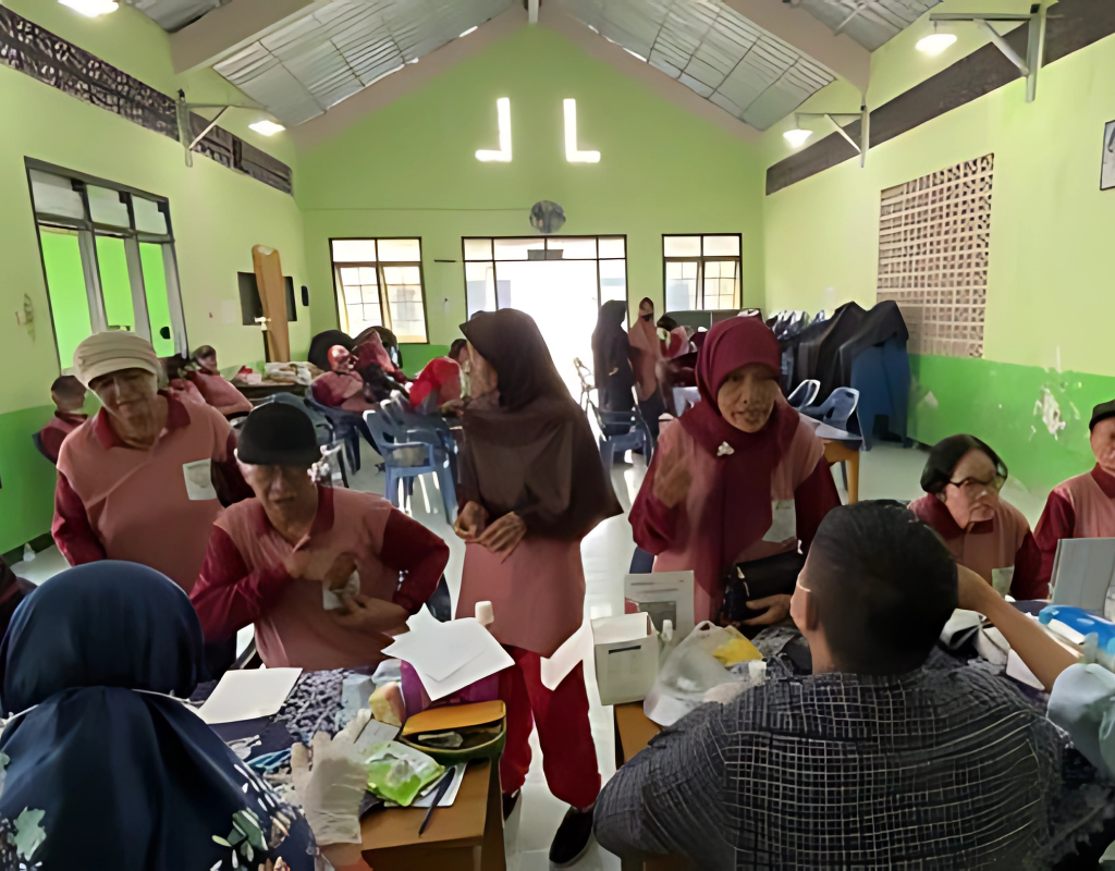 Apotek Pasfarma dan Paguyuban Minamakarti Gelar Cek Kesehatan Lansia Gratis di Sleman